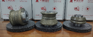 金剛石滾輪的特點(diǎn)有哪些？修整砂輪時(shí)有哪些必備條件？生產(chǎn)加工時(shí)要注意什么？