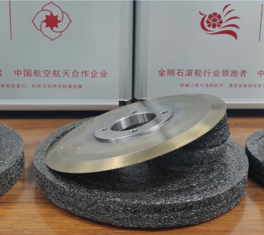 金剛石滾輪的種類有哪些？生產(chǎn)加工應注意哪些？華菱一篇文章告訴你